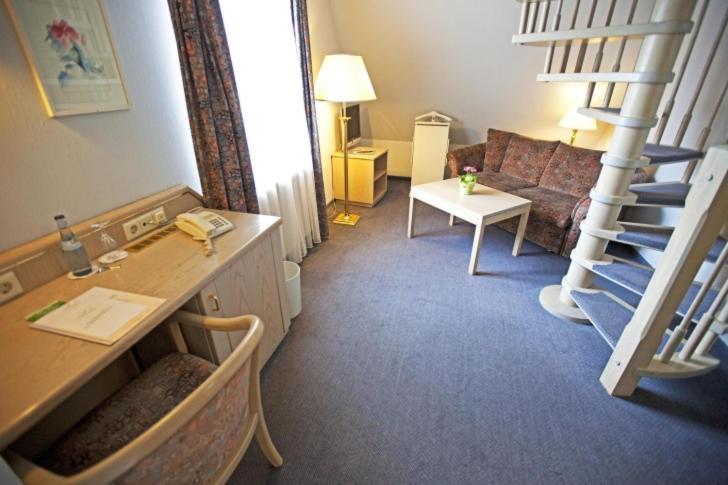 Hotel Hirsch Leonberg Esterno foto