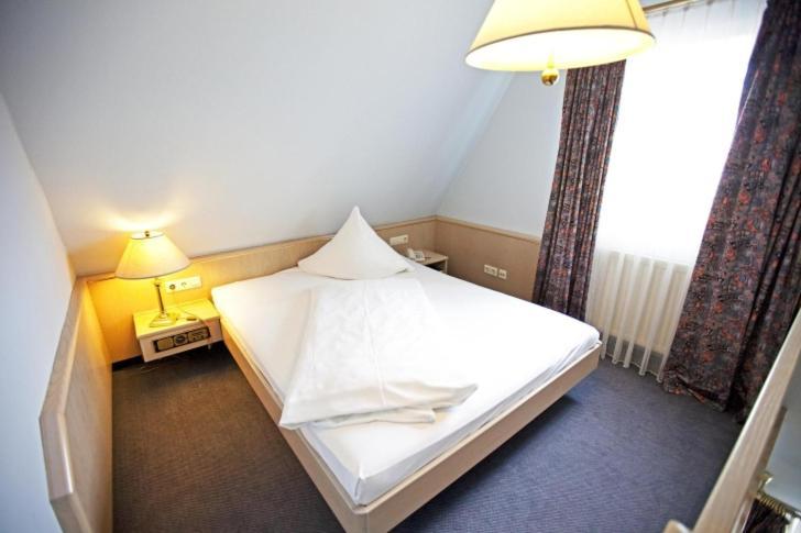 Hotel Hirsch Leonberg Esterno foto